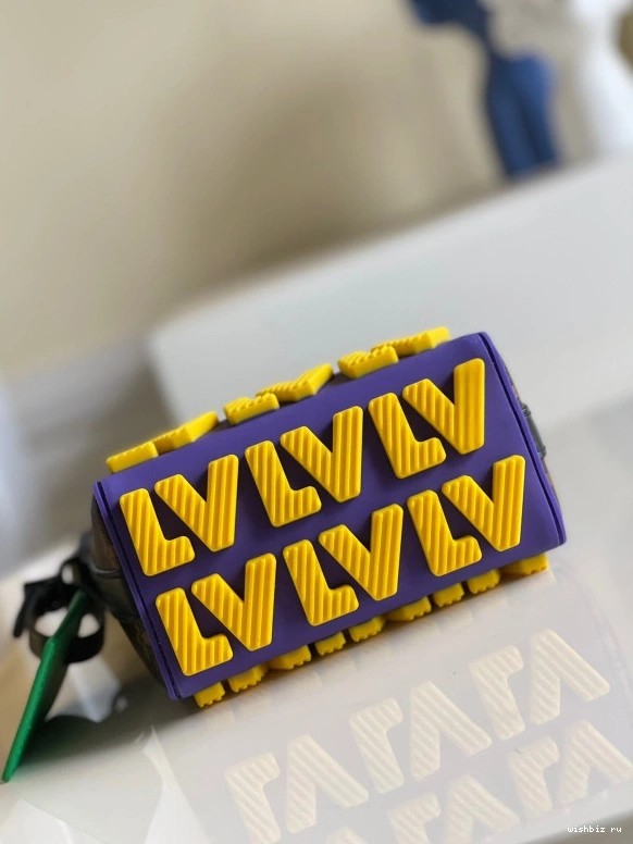 WIS CRUISER VUITTON MESSENGER LOUIS 1113